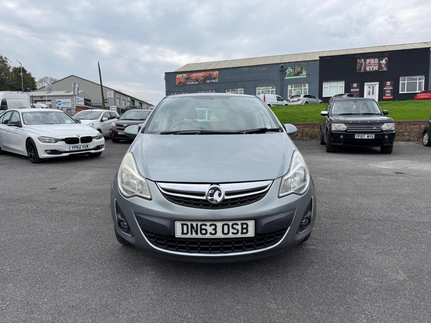 Used Vauxhall Corsa 2014 for sale - 76576955: Photo 2