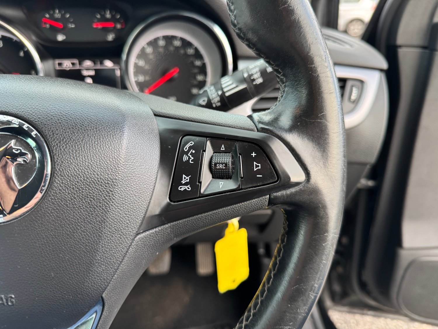 Used Vauxhall Astra 2017 for sale - 77107903: Photo 17