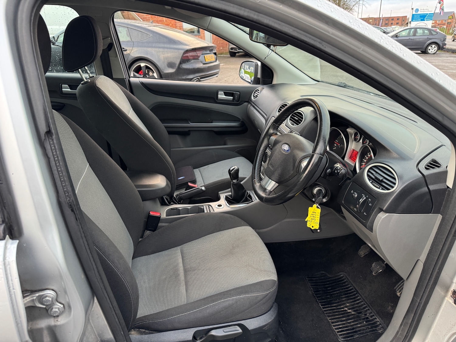 Used Ford Focus 2010 for sale - 77482350: Photo 8