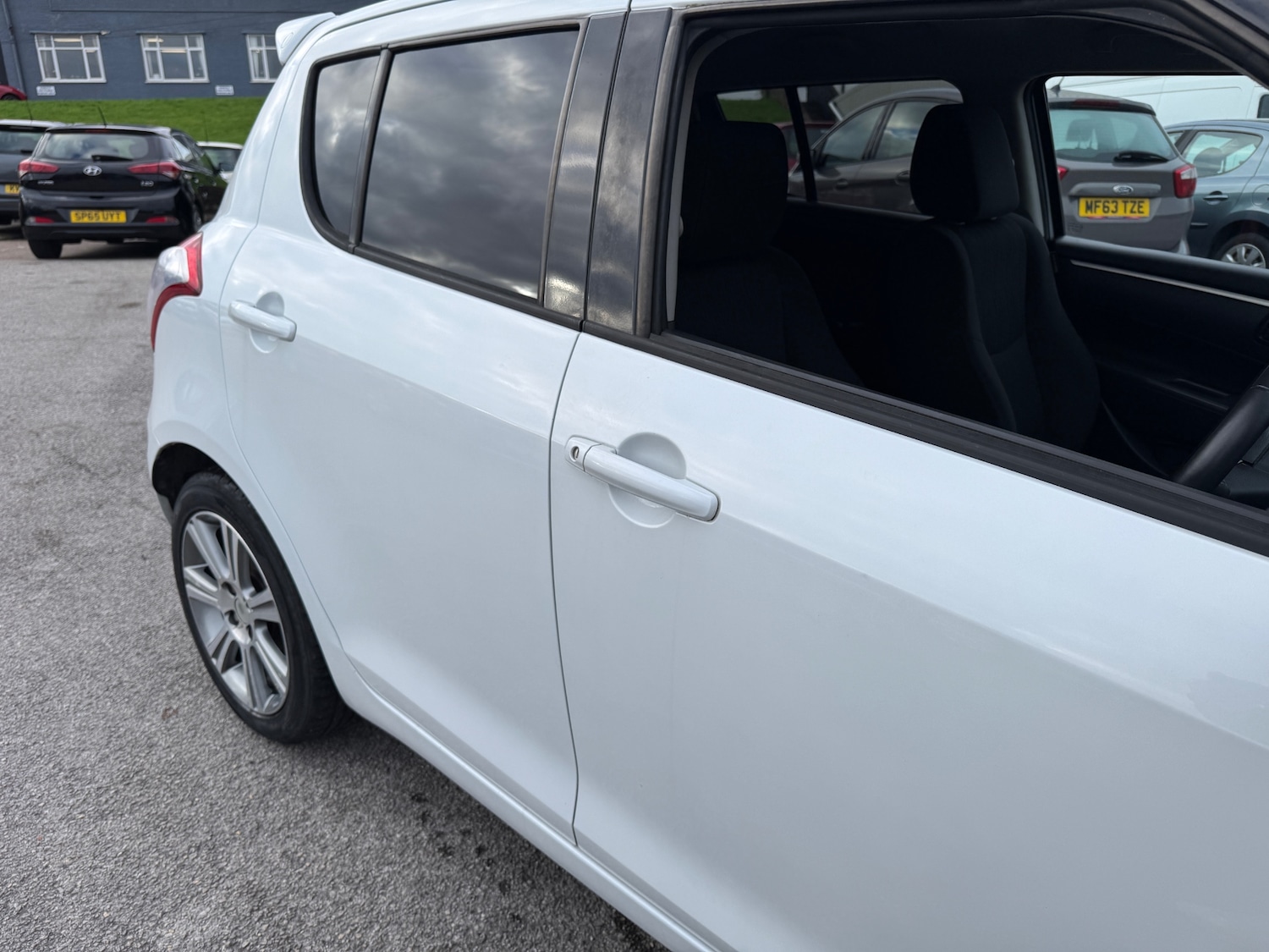 Used Suzuki Swift 2013 for sale - 77053739: Photo 11