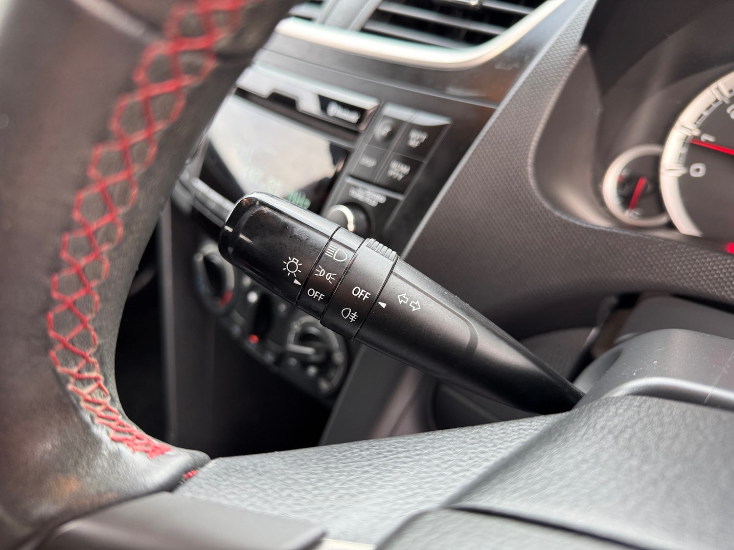 Used Suzuki Swift 2013 for sale - 77053739: Photo 36