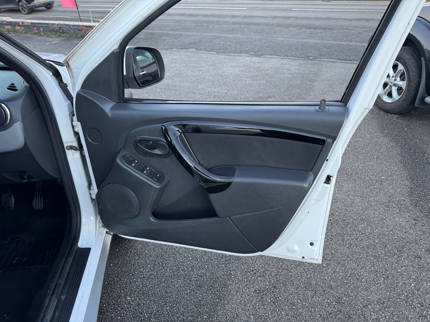 Used Dacia Duster 2014 for sale - 77107898: Photo 24