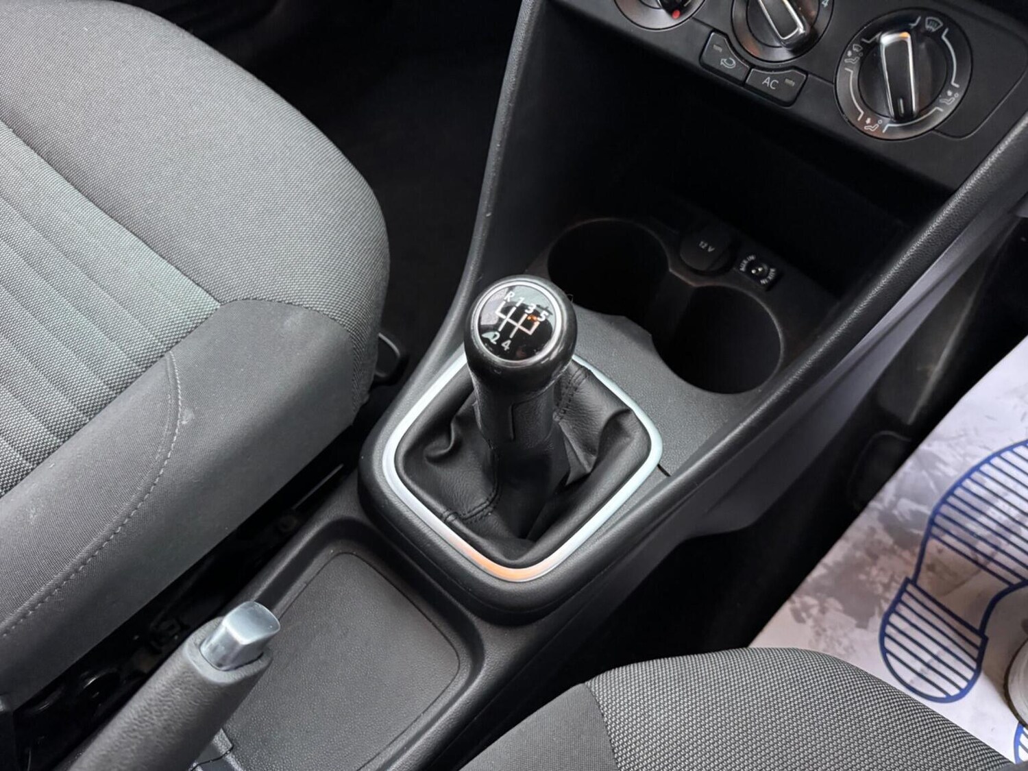 Used Volkswagen Polo 2011 for sale - 76576855: Photo 11