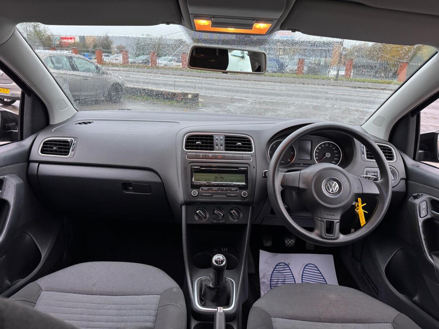 Used Volkswagen Polo 2011 for sale - 76576855: Photo 13