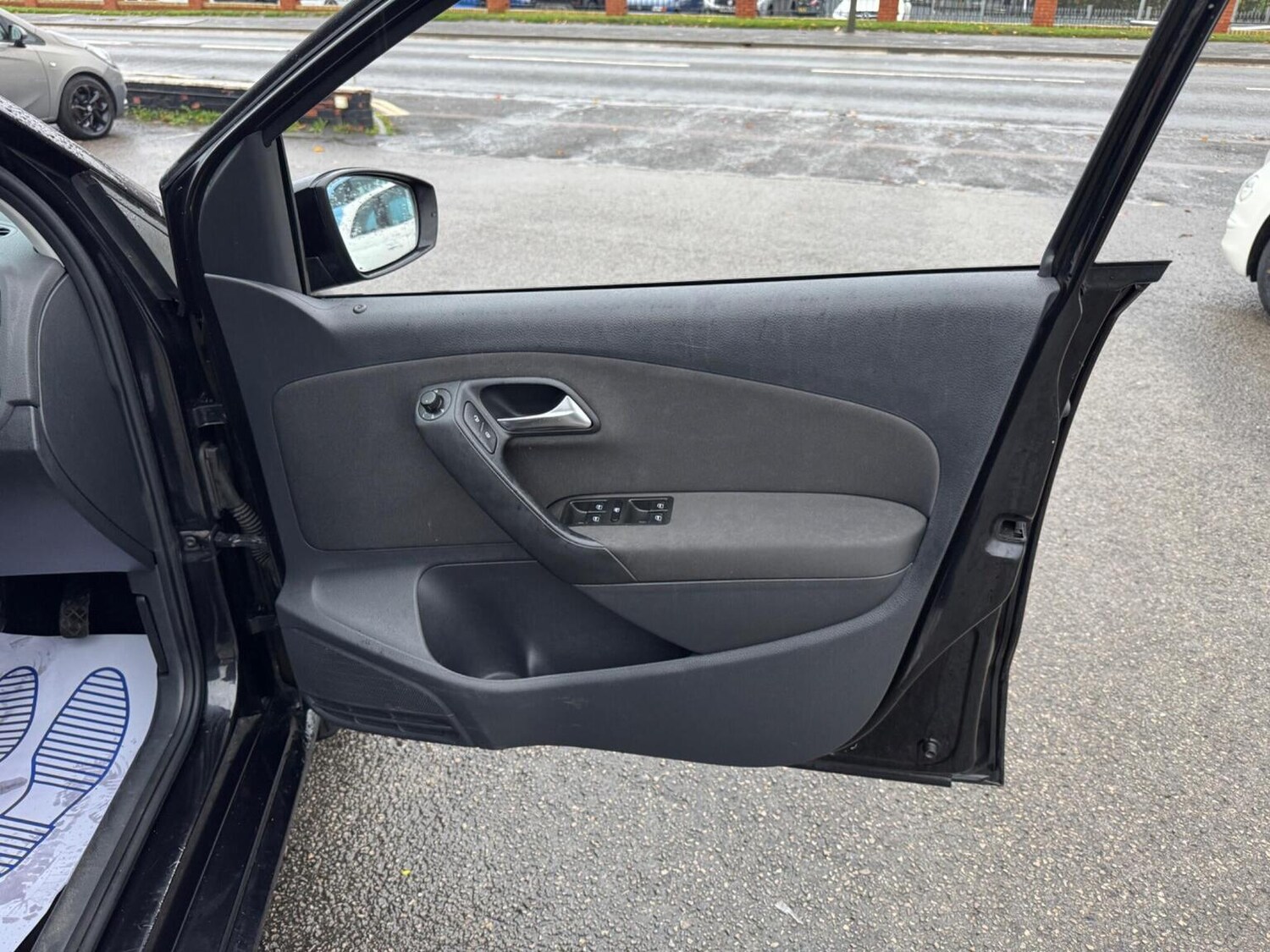 Used Volkswagen Polo 2011 for sale - 76576855: Photo 21