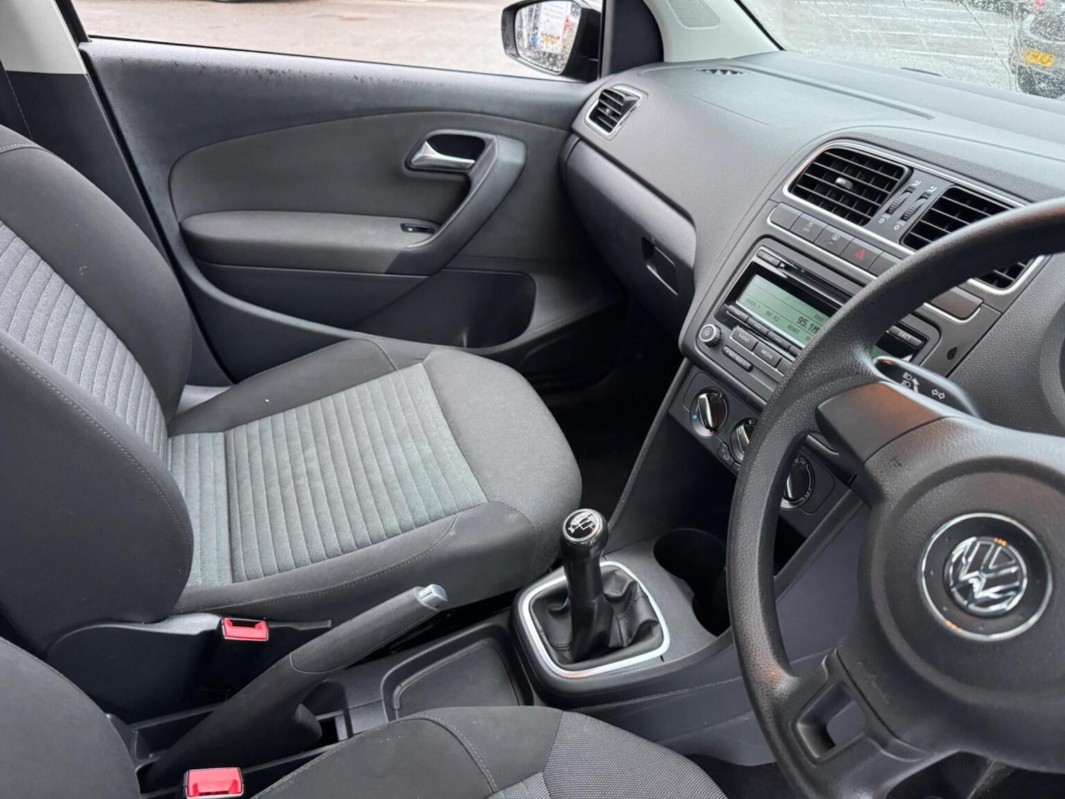 Used Volkswagen Polo 2011 for sale - 76576855: Photo 44