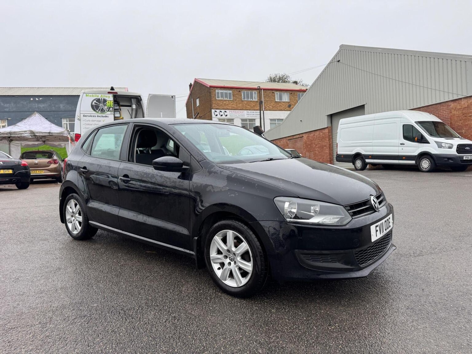 Used Volkswagen Polo 2011 for sale - 76576855: Photo 5