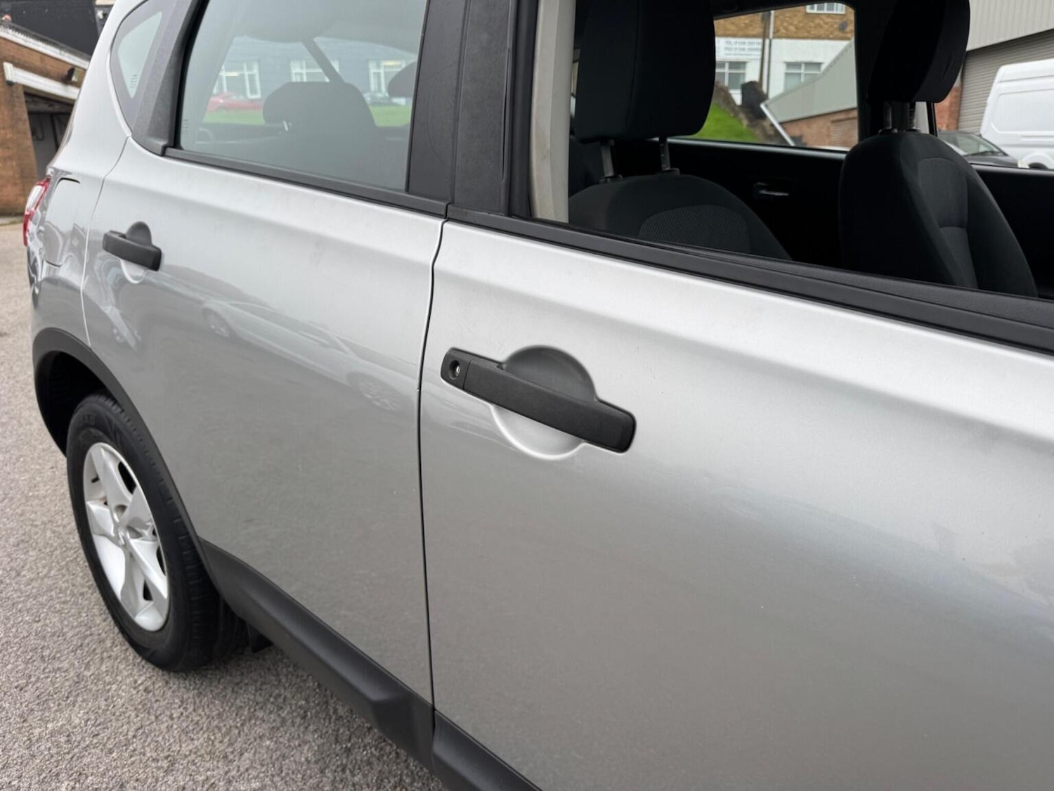 Used Nissan Qashqai 2010 for sale - 76576950: Photo 12