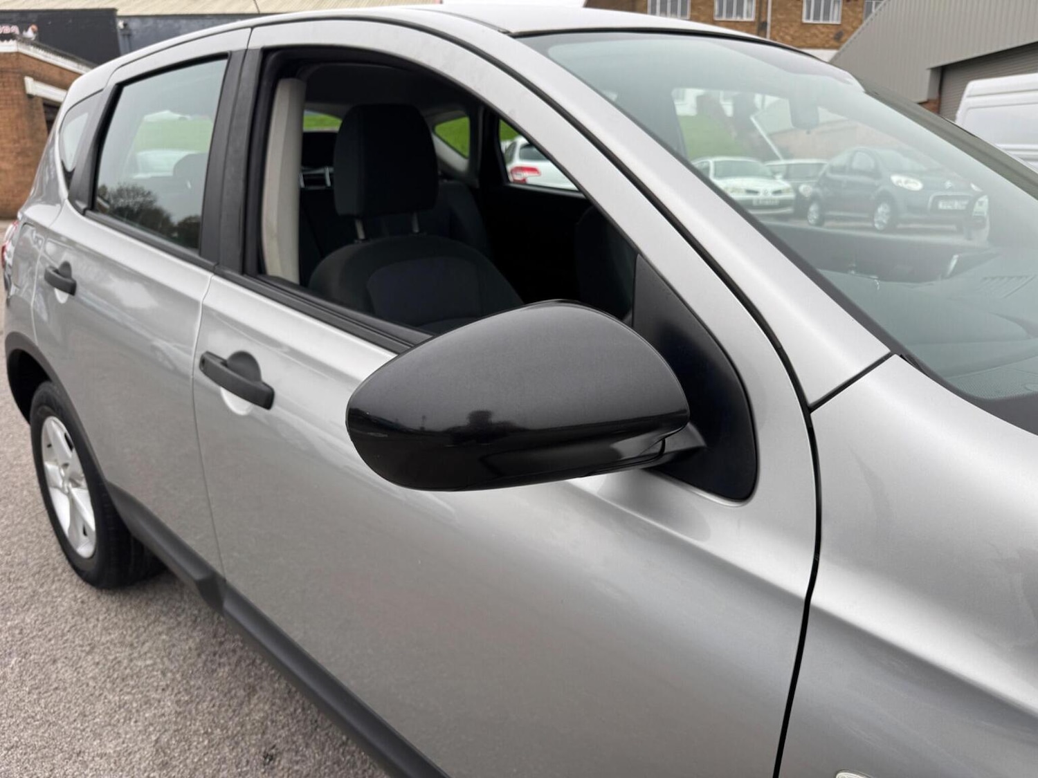 Used Nissan Qashqai 2010 for sale - 76576950: Photo 13