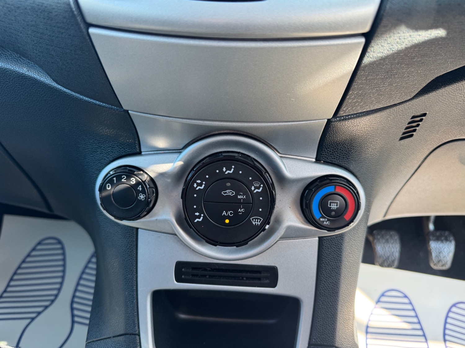 Used Ford Fiesta 2012 for sale - 77950777: Photo 18