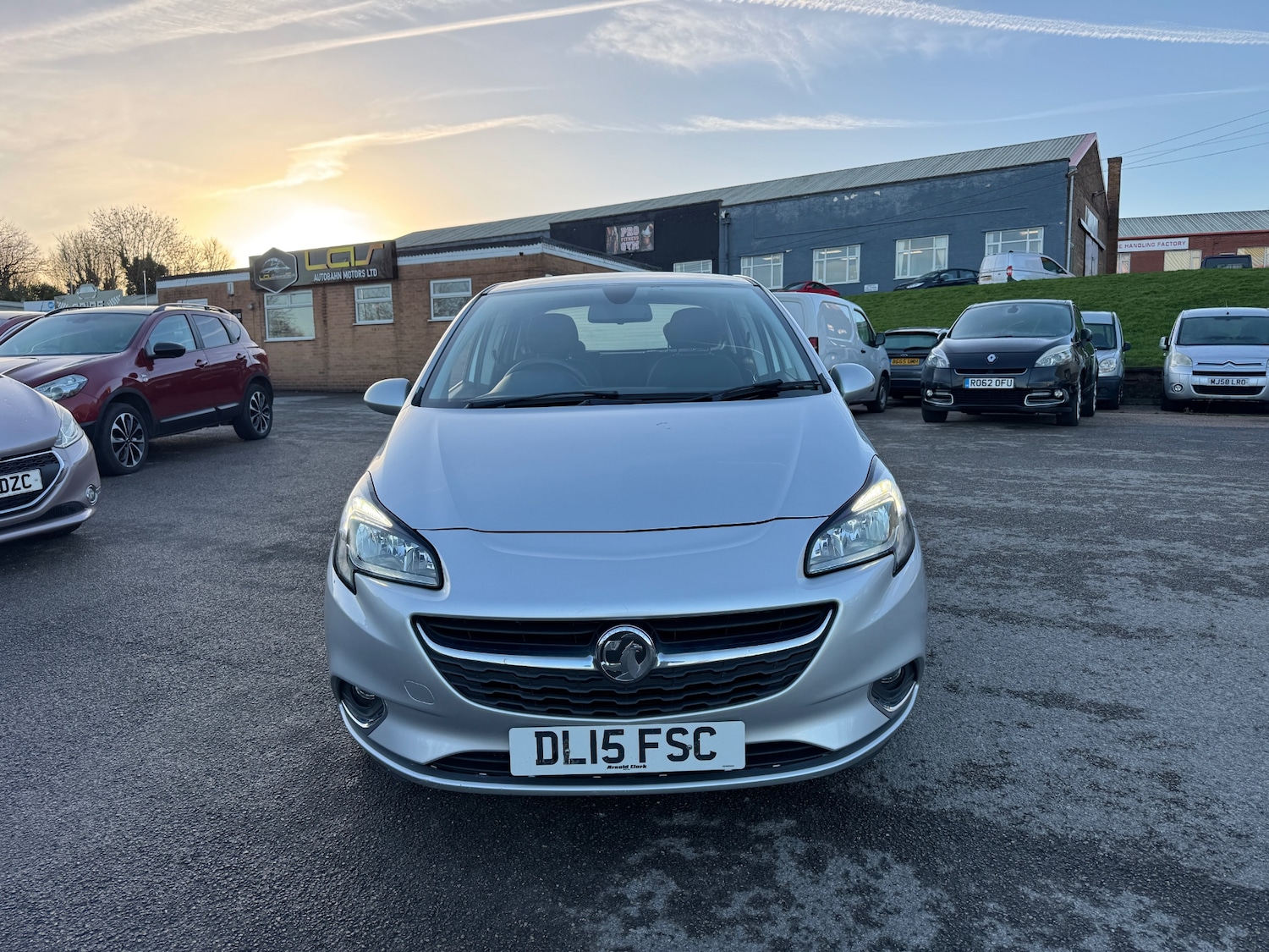 Used Vauxhall Corsa 2015 for sale - 77107900: Photo 3