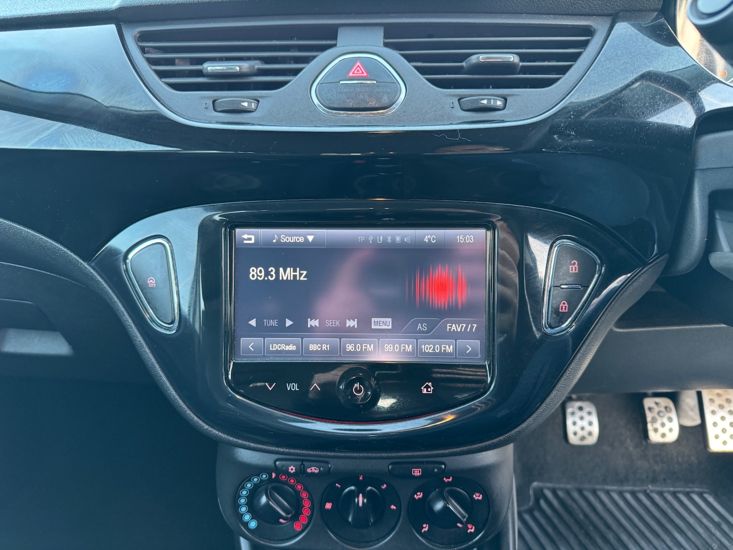 Used Vauxhall Corsa 2015 for sale - 77107900: Photo 36