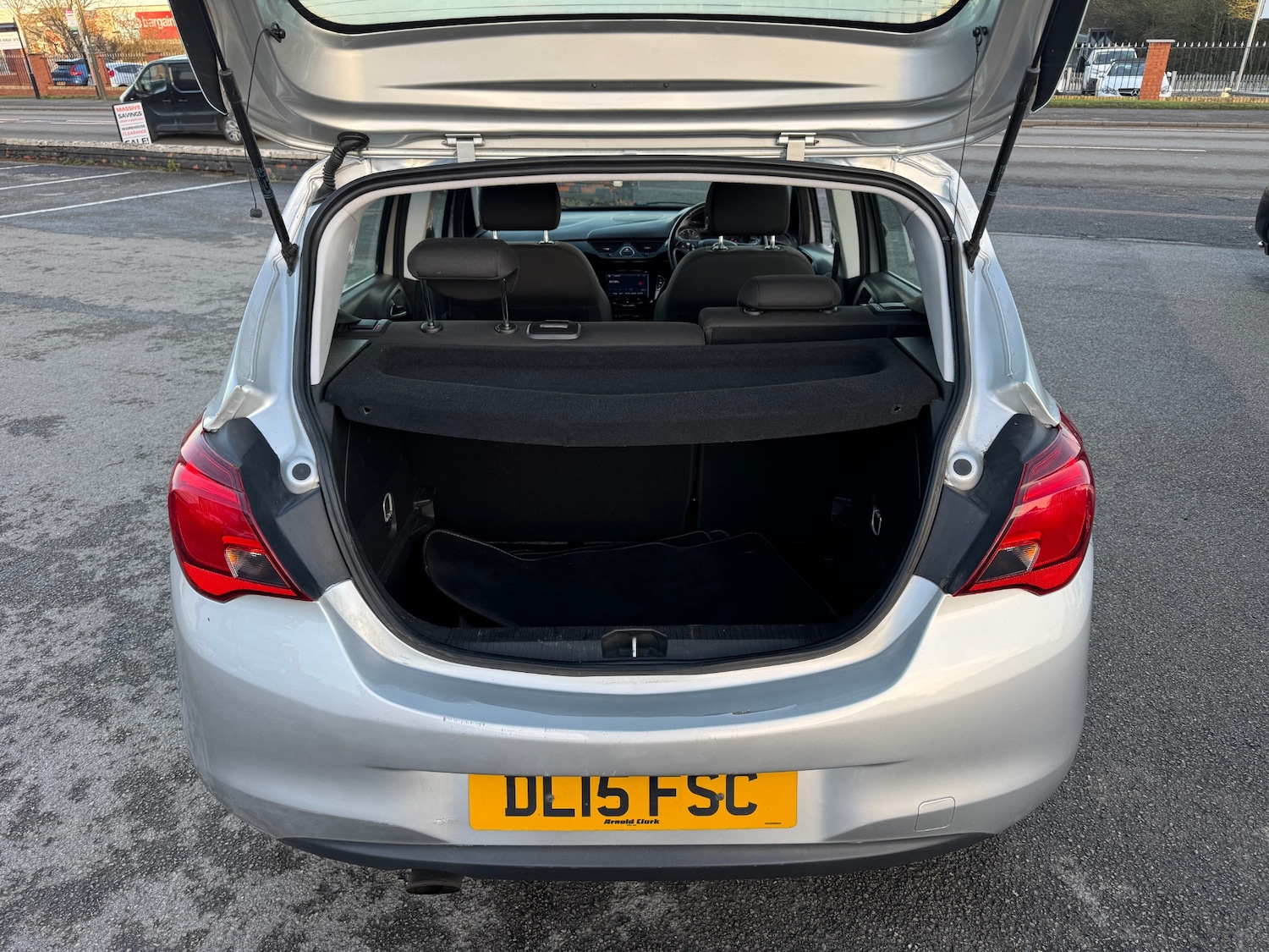 Used Vauxhall Corsa 2015 for sale - 77107900: Photo 6