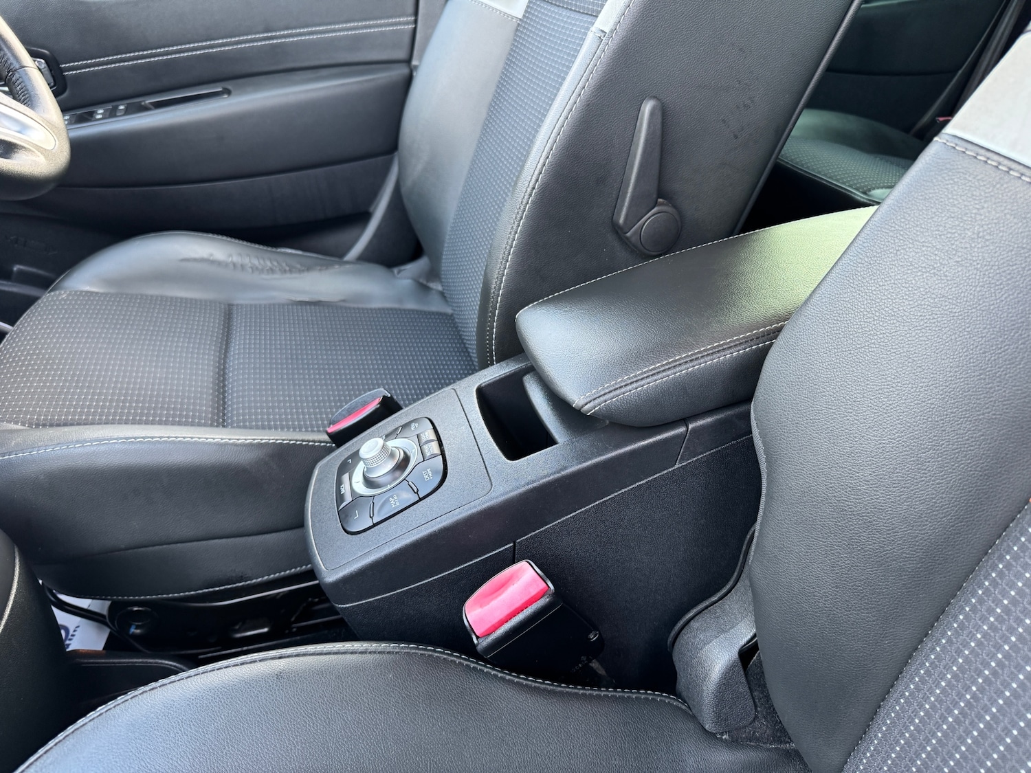 Used Renault Scenic 2012 for sale - 77107907: Photo 21