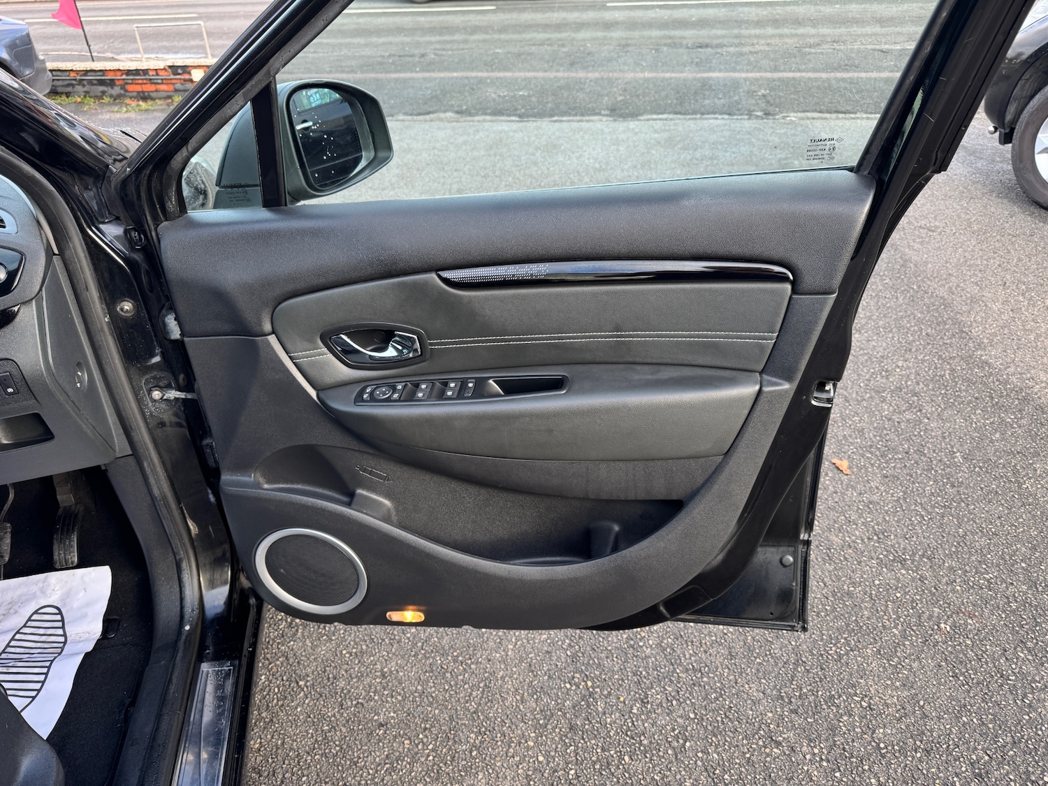 Used Renault Scenic 2012 for sale - 77107907: Photo 8