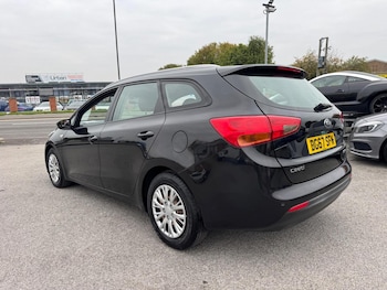 Used Kia Ceed 2017 for sale - 76576858: Photo