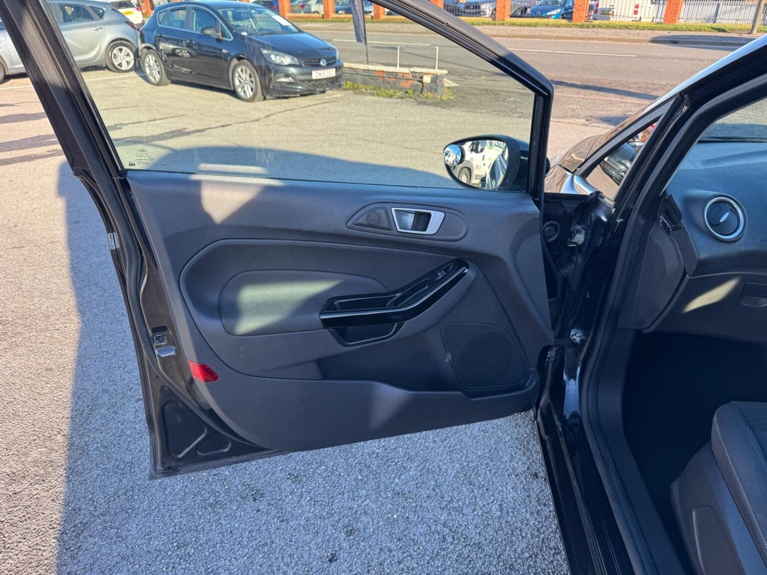 Used Ford Fiesta 2014 for sale - 76662681: Photo 39