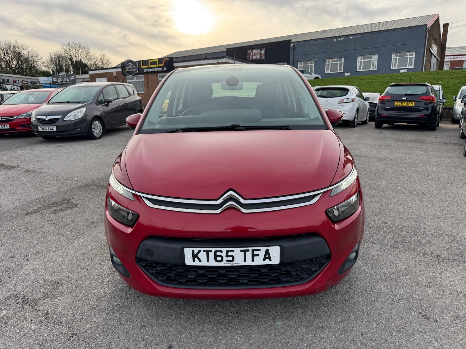 Used Citroen C4 Picasso 2016 for sale - 77581719: Photo 2