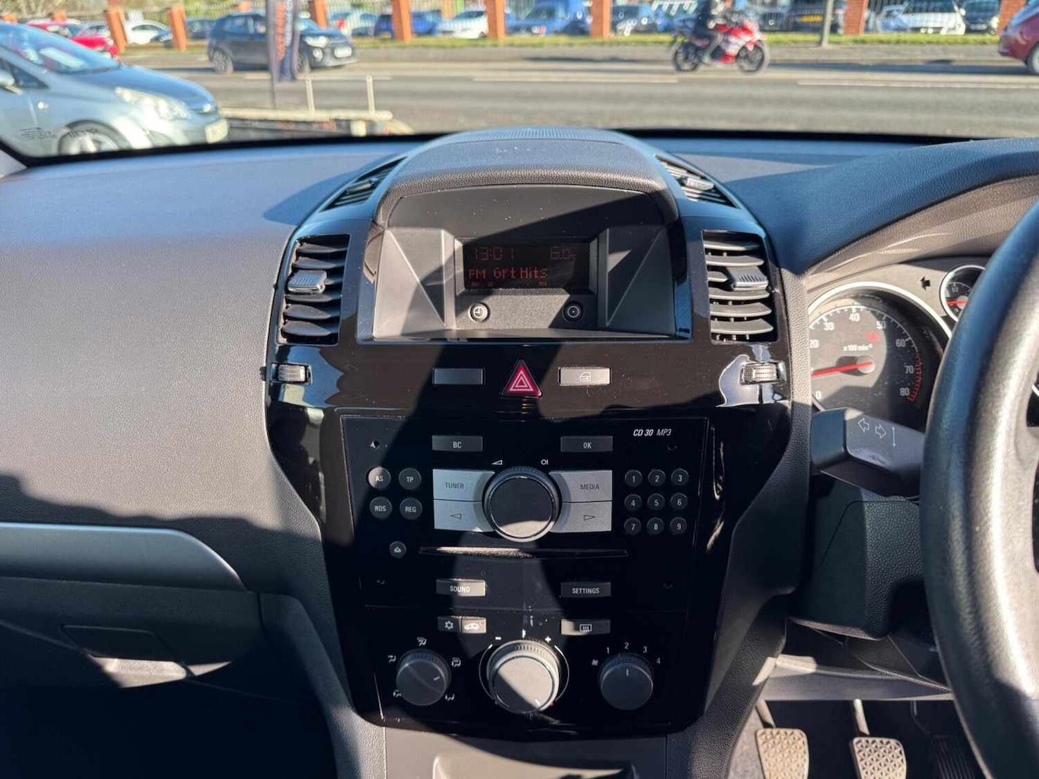 Used Vauxhall Zafira 2014 for sale - 76699353: Photo 37