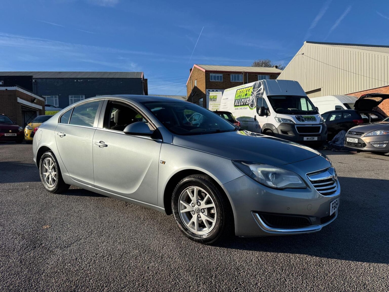 Used Vauxhall Insignia 2014 for sale - 76769791: Photo 2