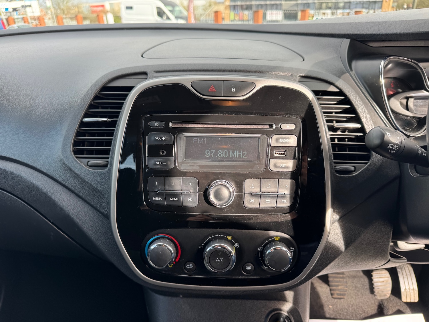 Used Renault Captur 2017 for sale - 77653416: Photo 17