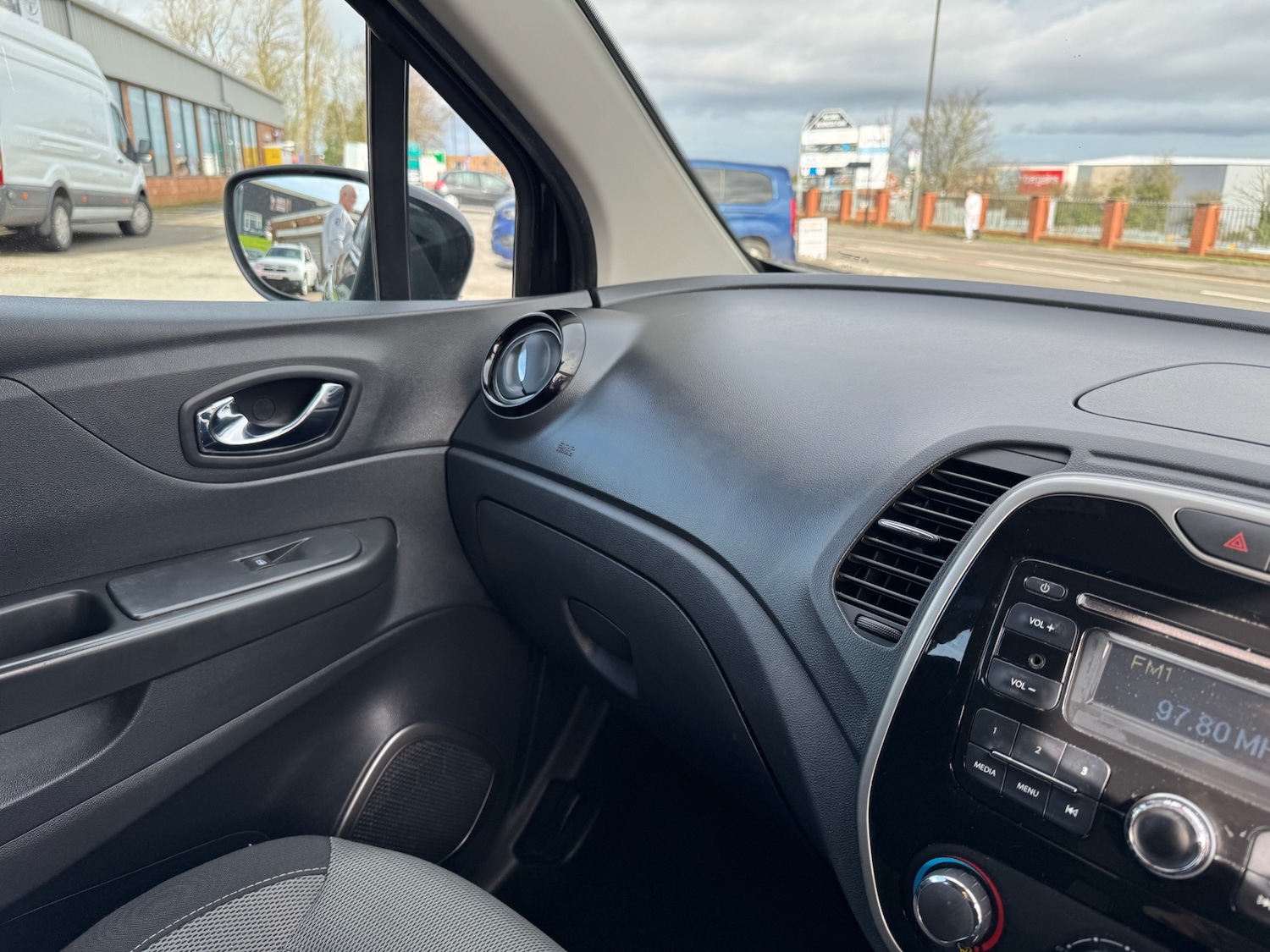 Used Renault Captur 2017 for sale - 77653416: Photo 19