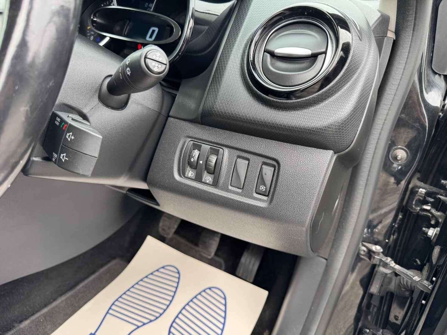 Used Renault Clio 2016 for sale - 76751729: Photo 30