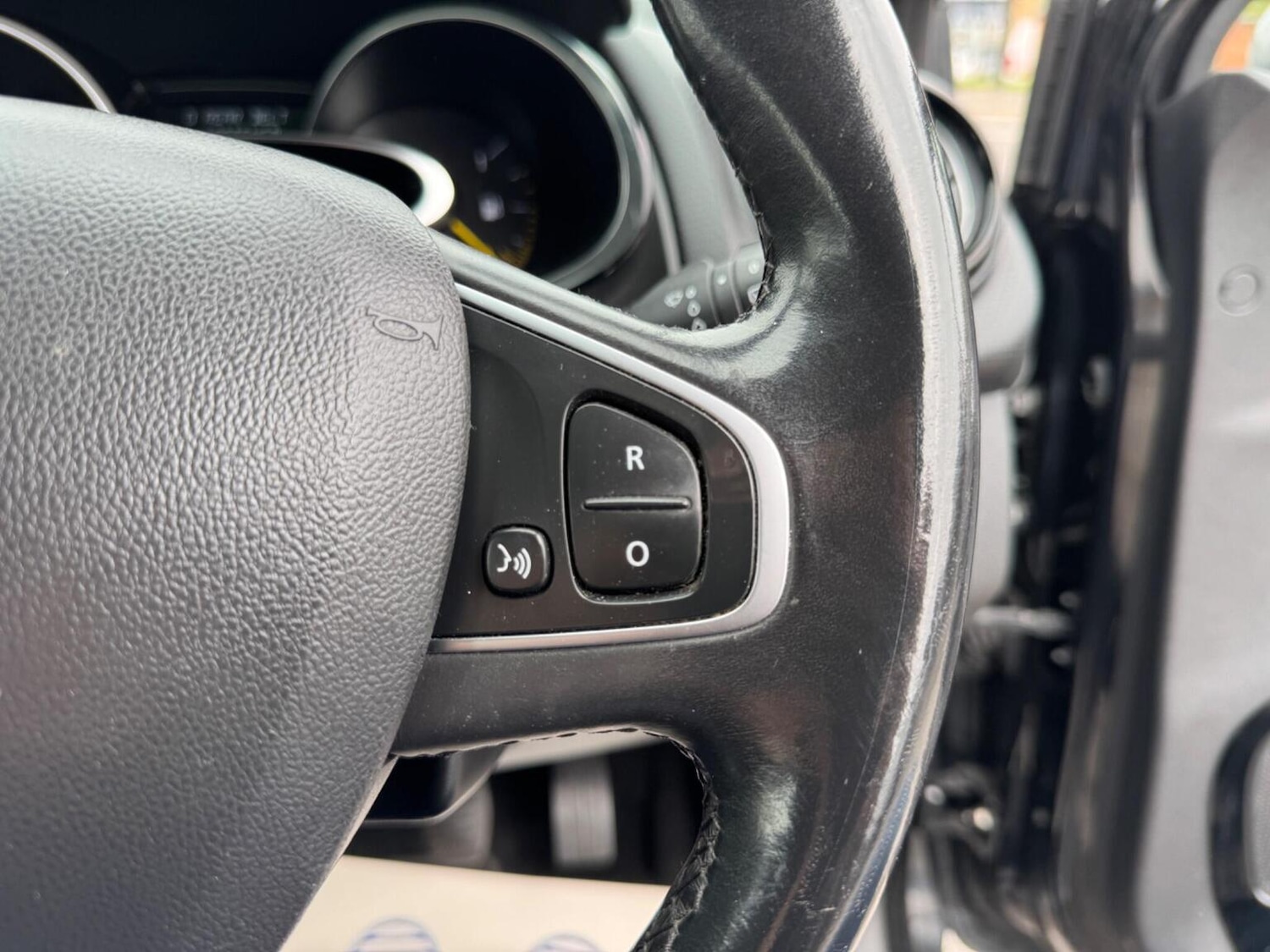 Used Renault Clio 2016 for sale - 76751729: Photo 32