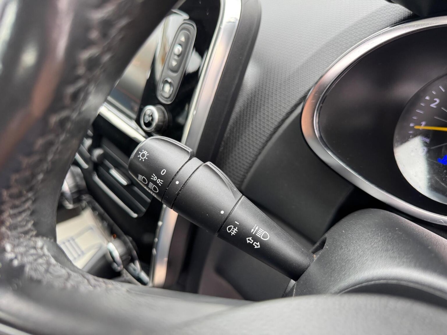 Used Renault Clio 2016 for sale - 76751729: Photo 35