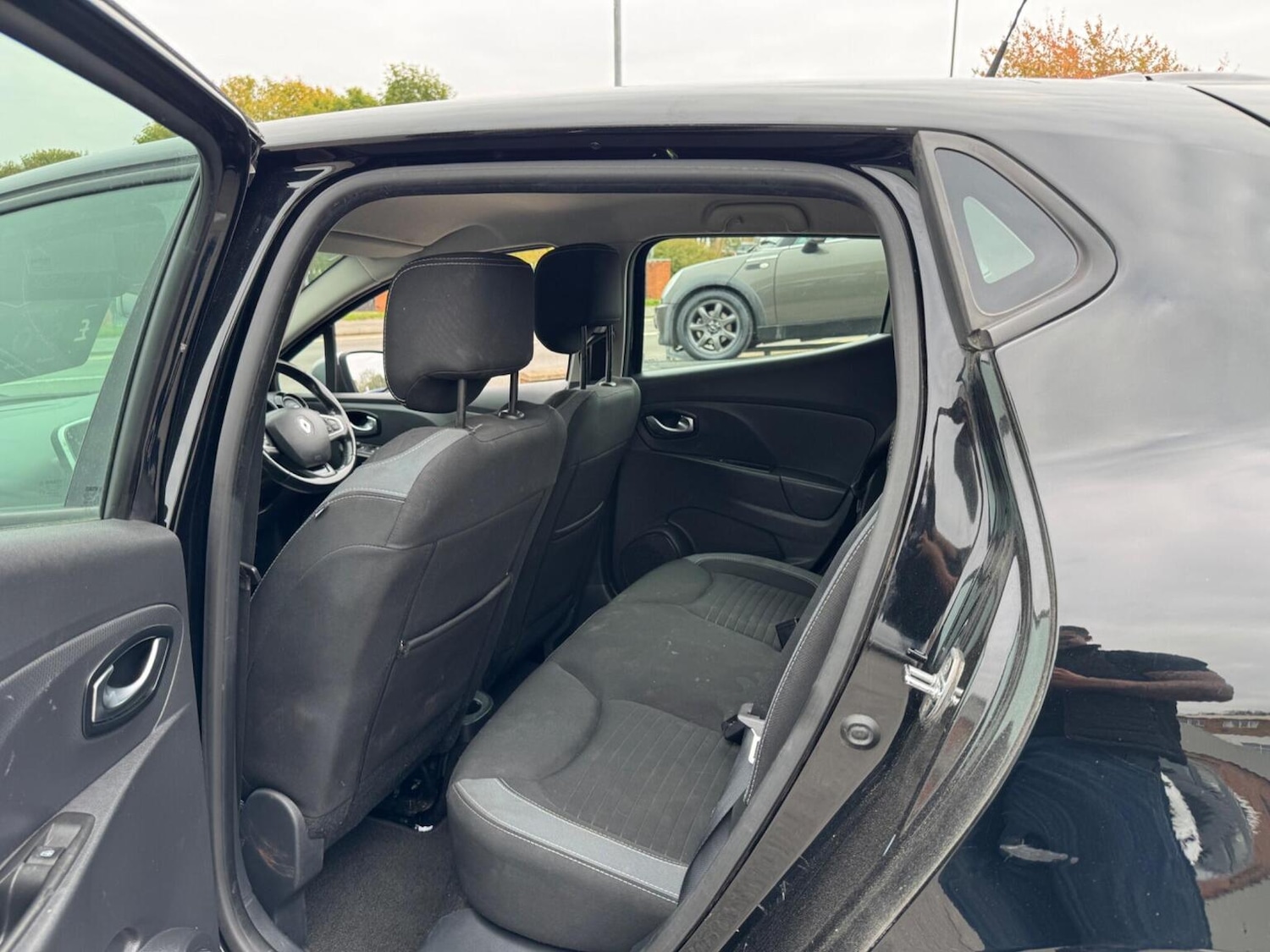 Used Renault Clio 2016 for sale - 76751729: Photo 42