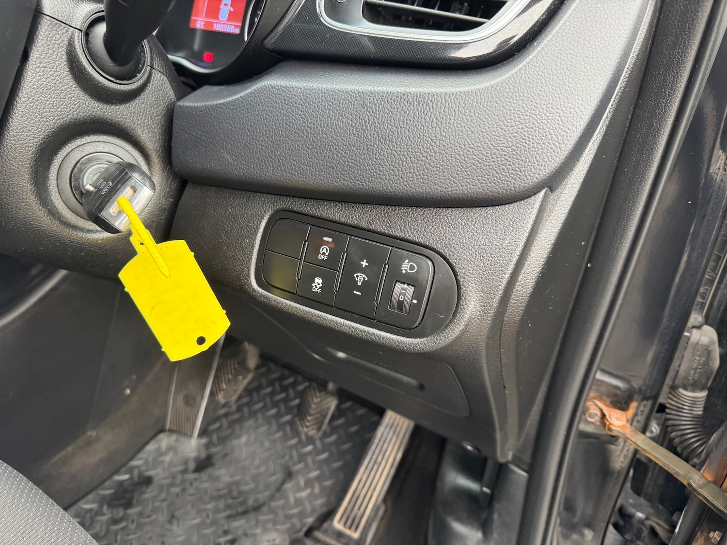 Used Kia Carens 2015 for sale - 77701227: Photo 11