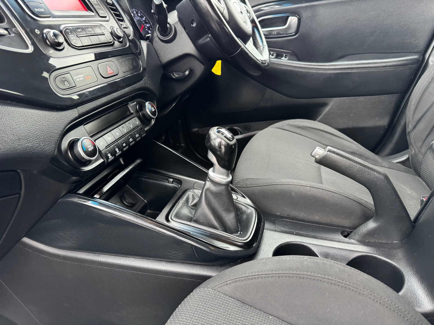 Used Kia Carens 2015 for sale - 77701227: Photo 24