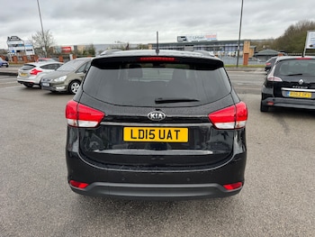 Used Kia Carens 2015 for sale - 77701227: Photo