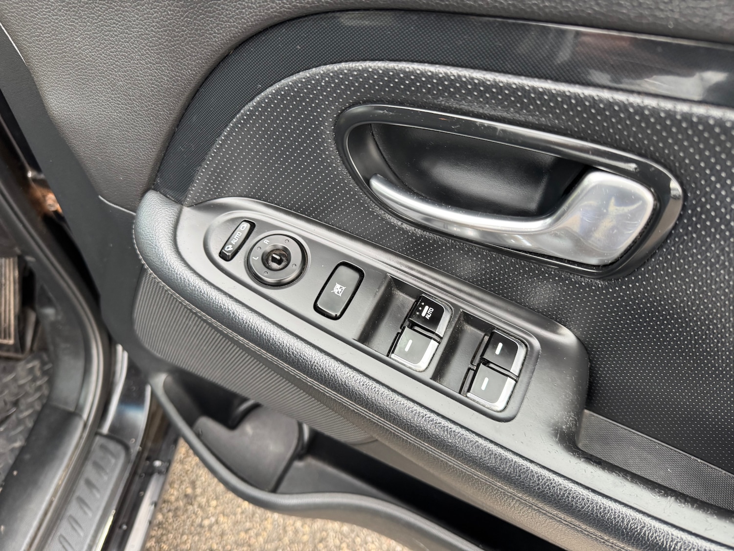 Used Kia Carens 2015 for sale - 77701227: Photo 8