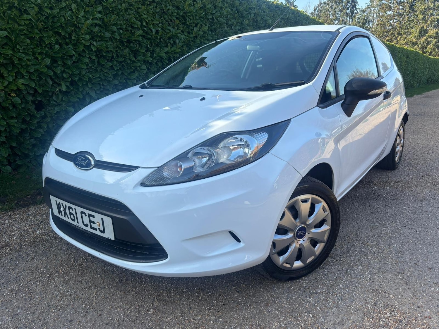 Used Ford Fiesta 2011 for sale - 77719008: Photo 2