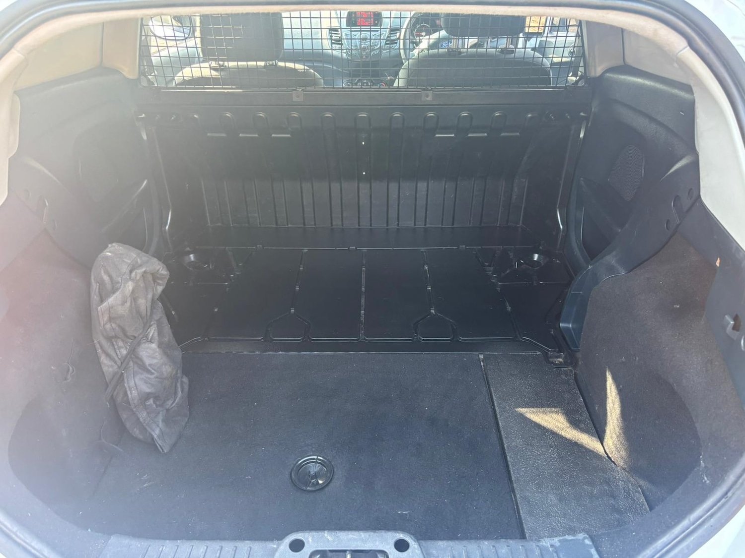 Used Ford Fiesta 2011 for sale - 77719008: Photo 6