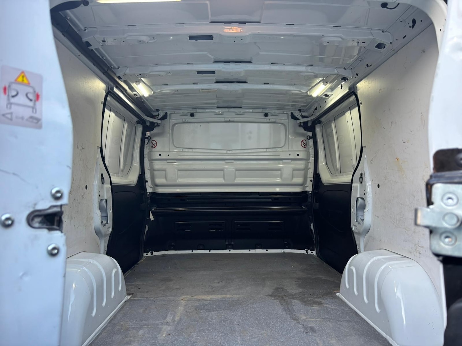 Used Vauxhall Vivaro 2017 for sale - 76711980: Photo 11