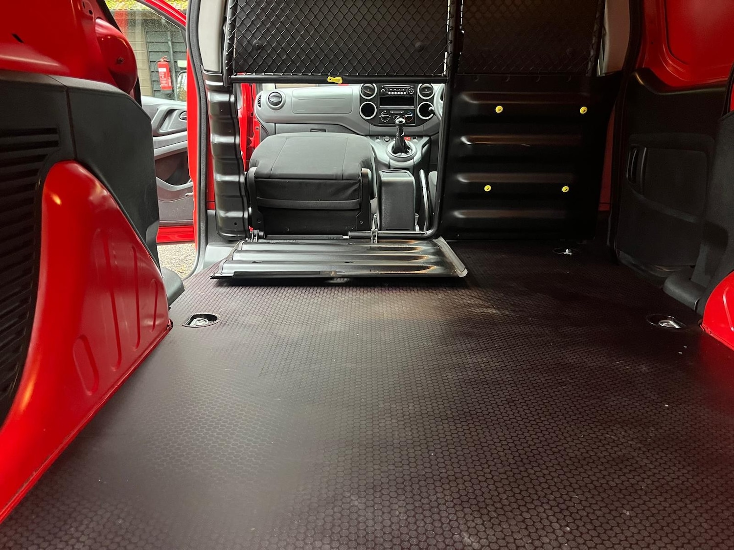 Used Peugeot Partner 2017 for sale - 77148578: Photo 13