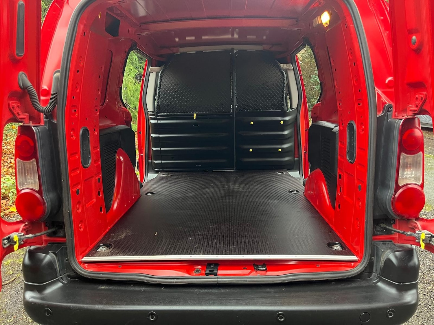 Used Peugeot Partner 2017 for sale - 77148578: Photo 9