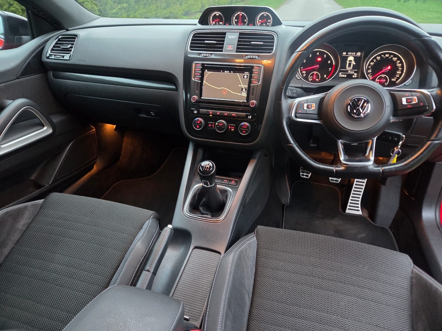 Used Volkswagen Scirocco 2017 for sale - 77701969: Photo 9