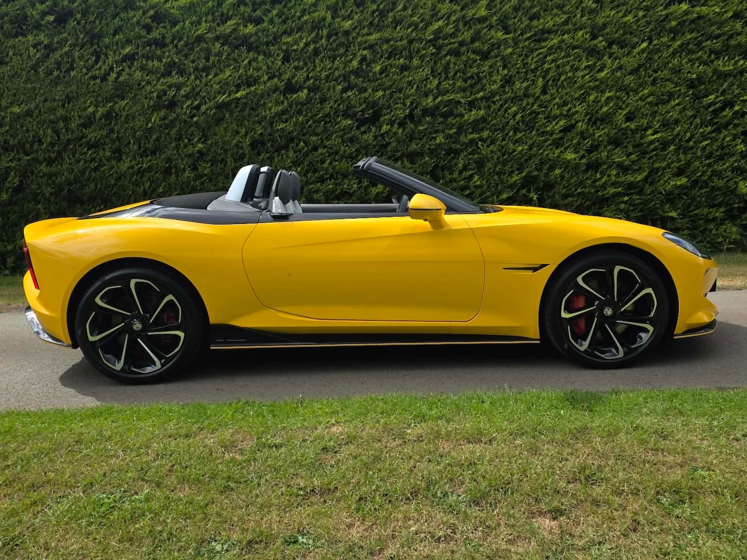 Mg Cyberster 375kW GT Dual Motor 77 kWh 2dr AWD Auto