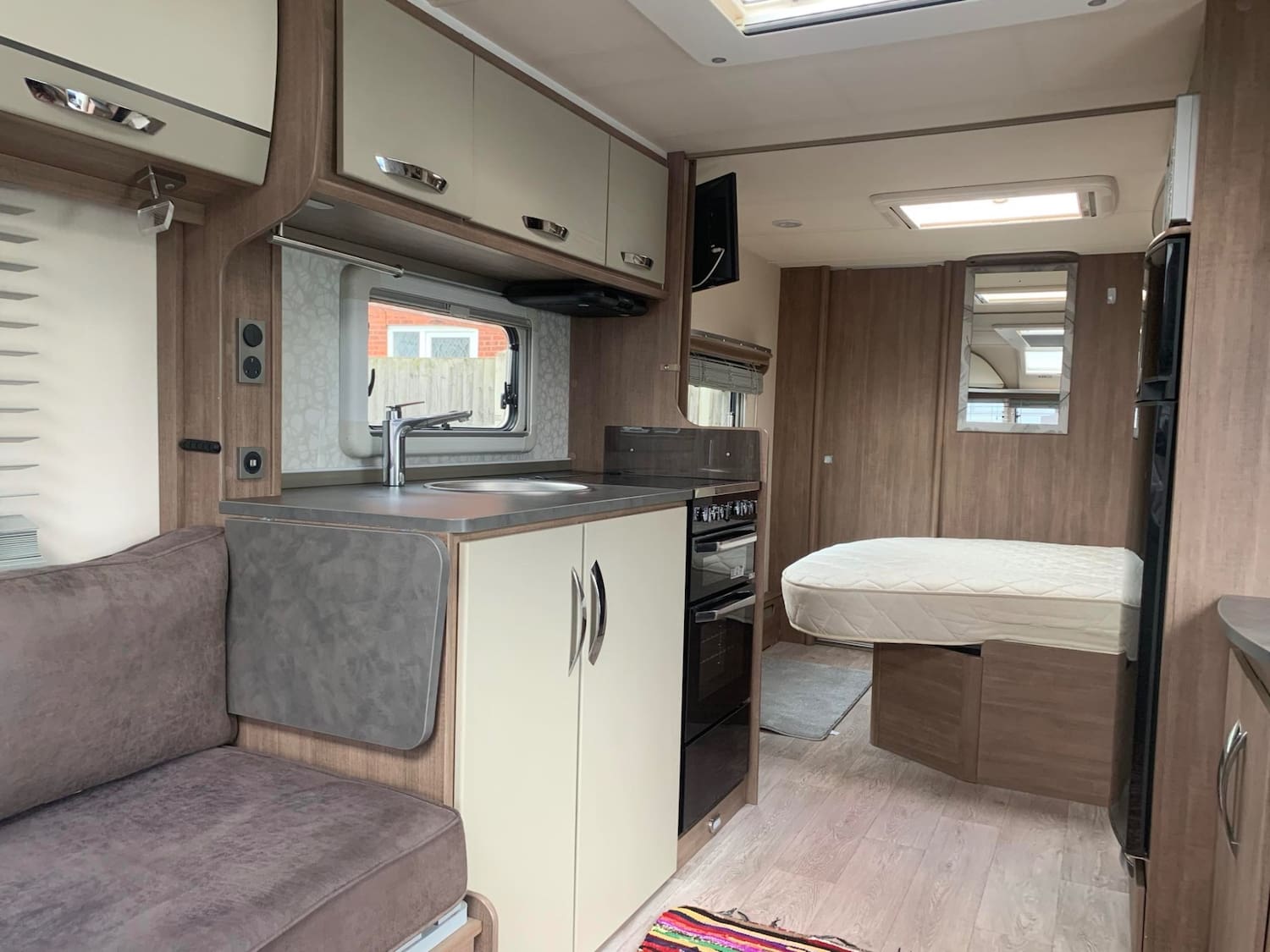 Lunar Alaria ti 4 Berth Twin Axle