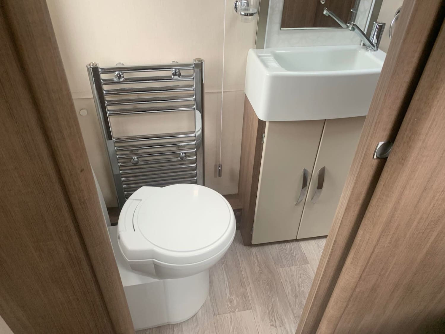 Lunar Alaria ti 4 Berth Twin Axle