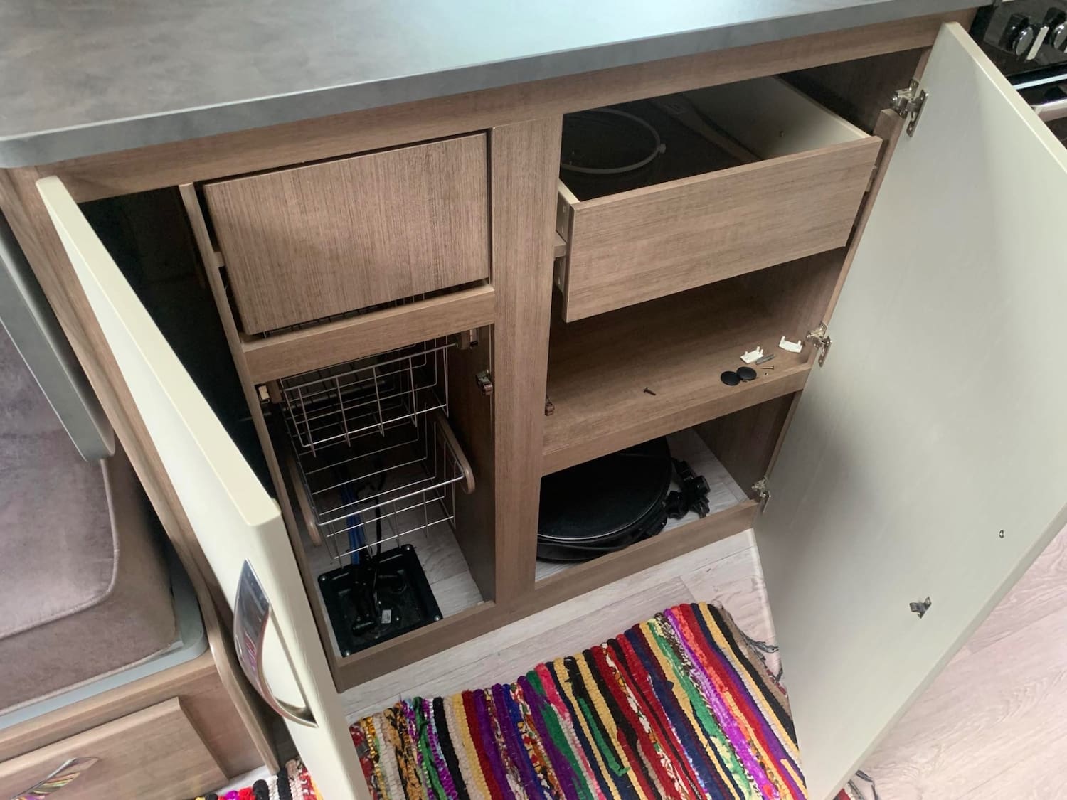 Lunar Alaria ti 4 Berth Twin Axle