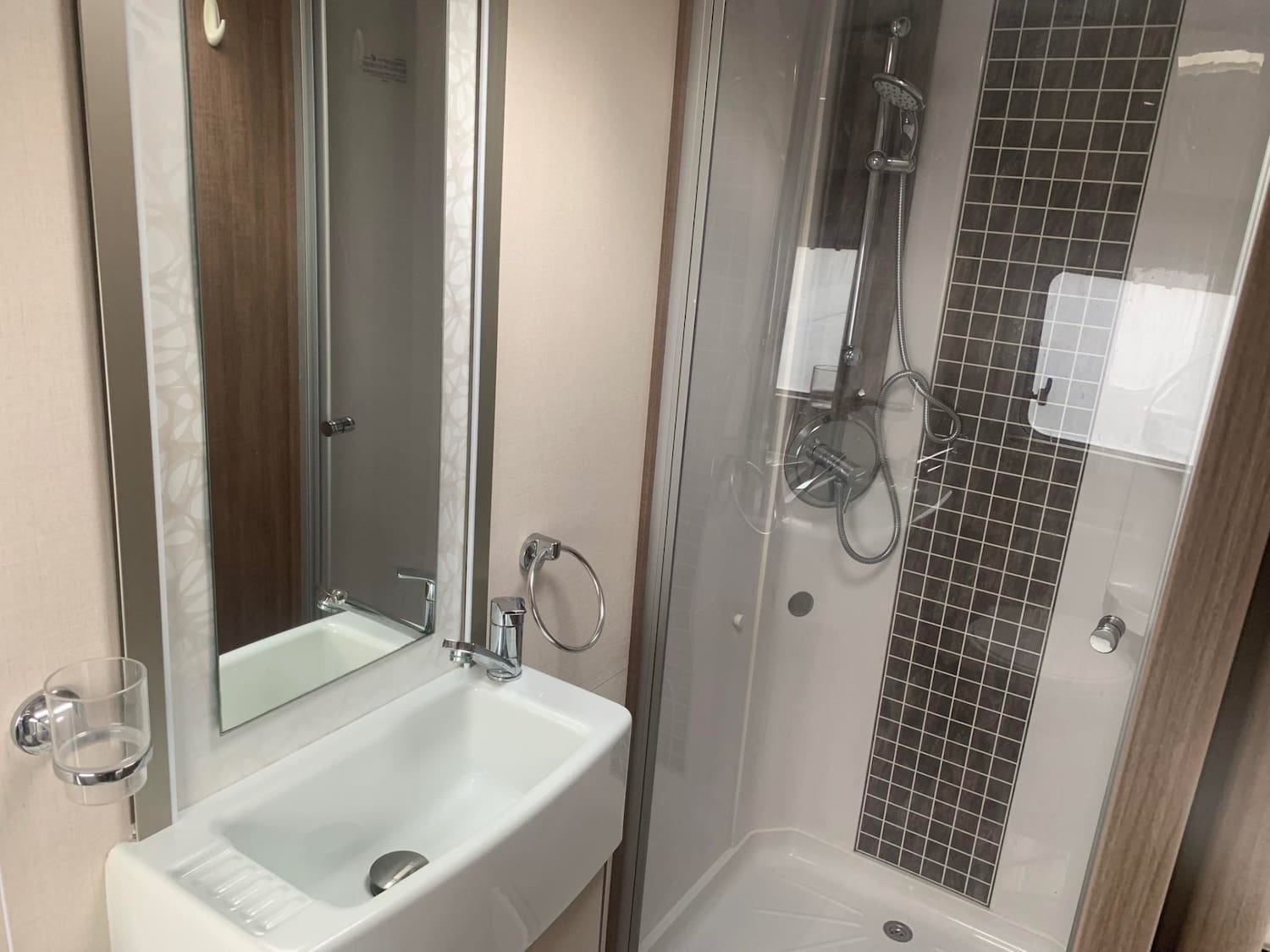 Lunar Alaria ti 4 Berth Twin Axle