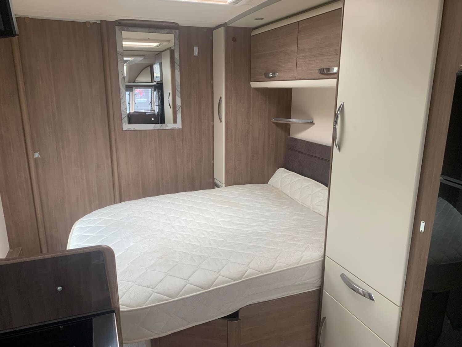 Lunar Alaria ti 4 Berth Twin Axle