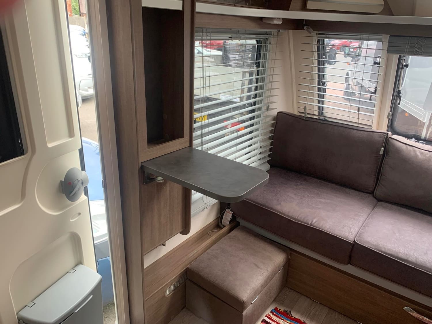 Lunar Alaria ti 4 Berth Twin Axle