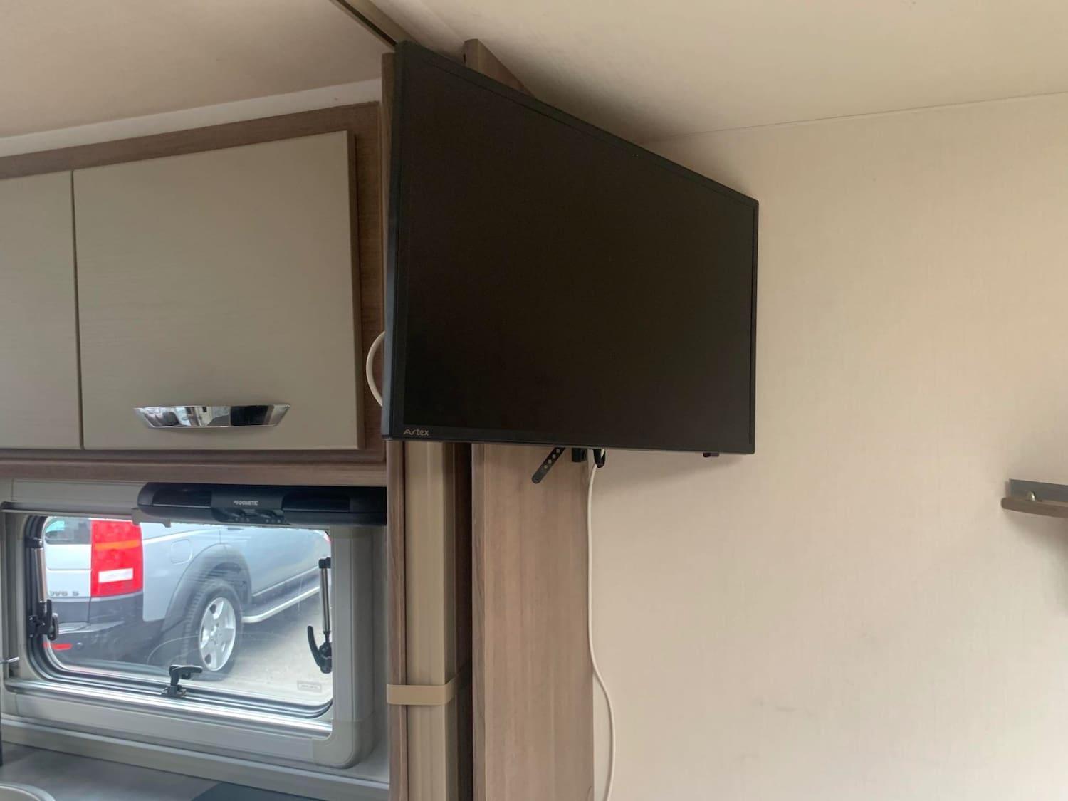 Lunar Alaria ti 4 Berth Twin Axle