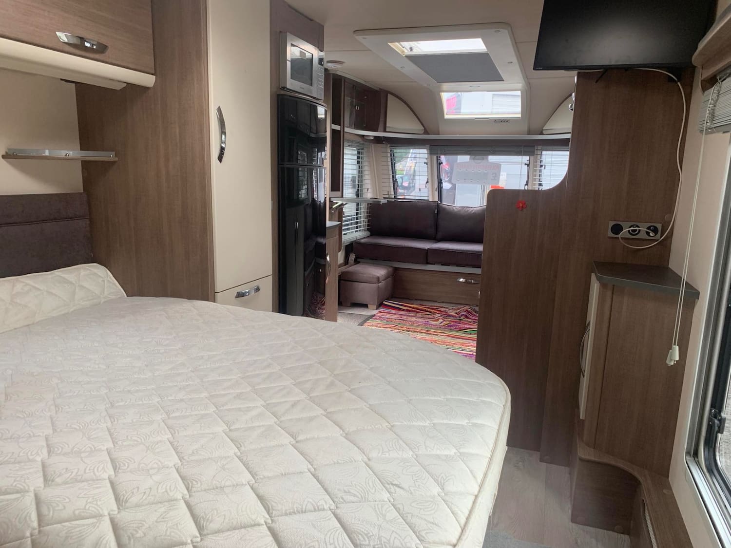 Lunar Alaria ti 4 Berth Twin Axle