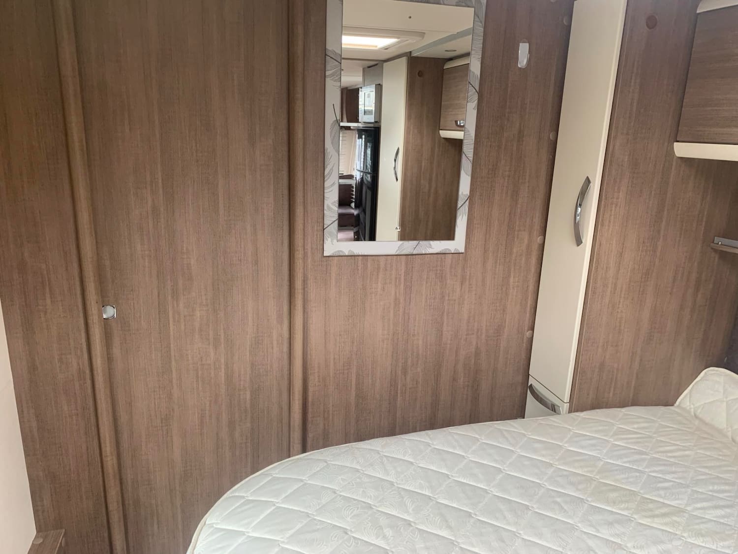 Lunar Alaria ti 4 Berth Twin Axle